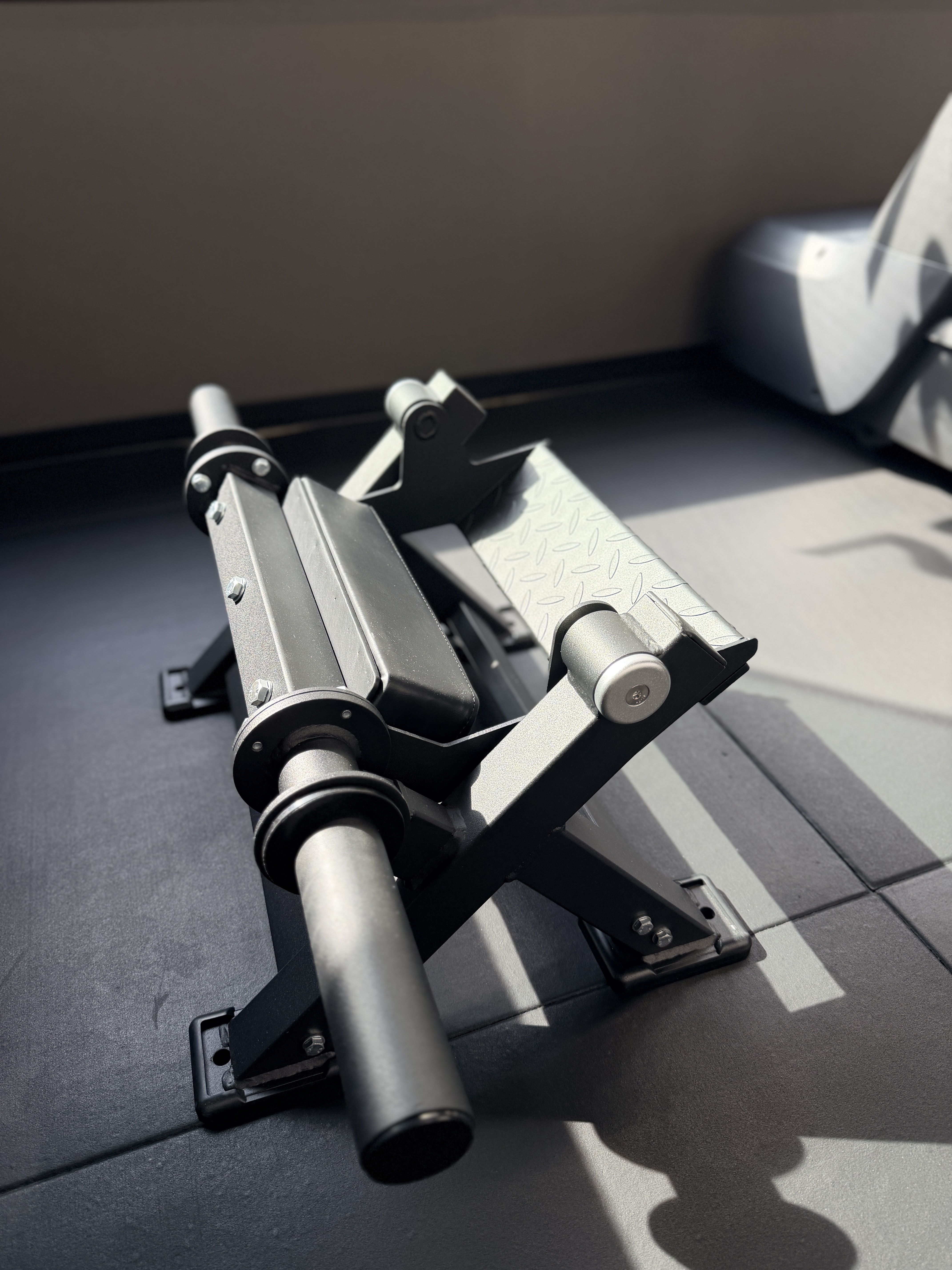 Muscle Park 港区 ジム シーテッドカーフレイズ